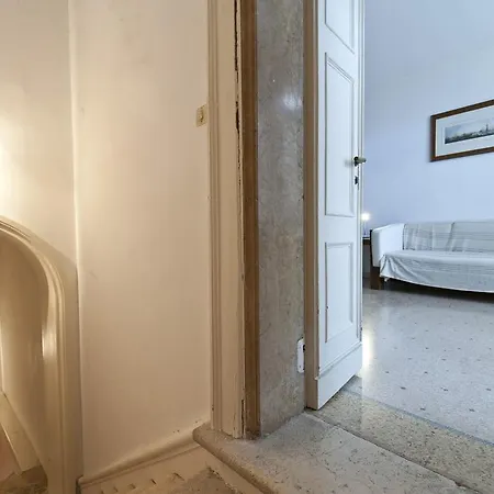 Accademia Spacious 3 Bedrooms Appartement