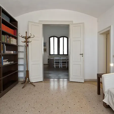 Accademia Spacious 3 Bedrooms *