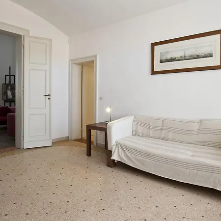 Accademia Spacious 3 Bedrooms
