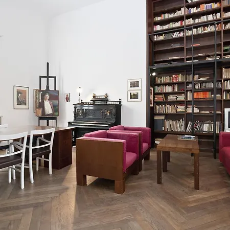 Accademia Spacious 3 Bedrooms Appartement