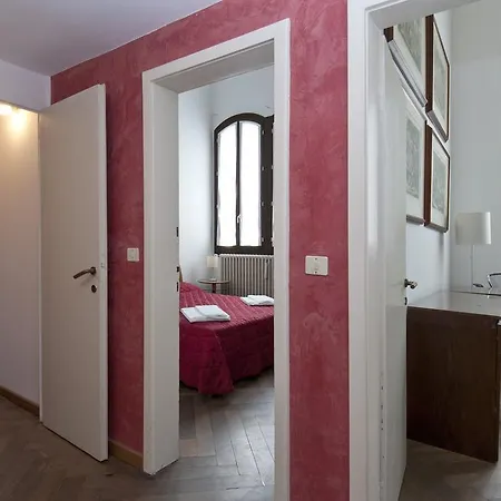 Appartement Accademia Spacious 3 Bedrooms Venetië