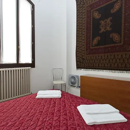 Accademia Spacious 3 Bedrooms