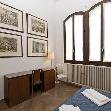 Apartmán Accademia Spacious 3 Bedrooms *
